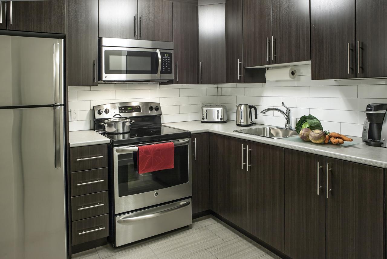 Homeport Apartment Hotel Сент Джонс Екстериор снимка