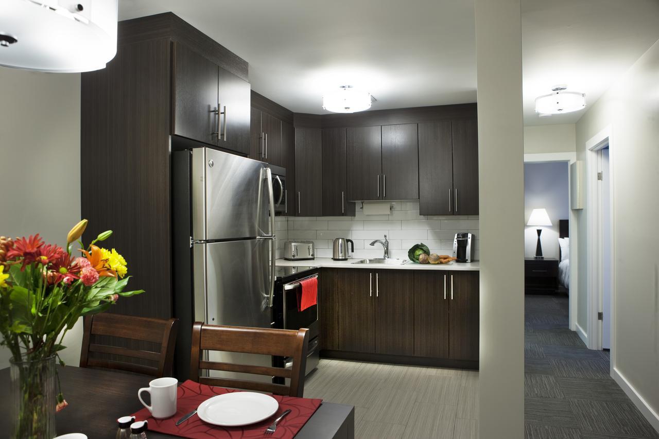 Homeport Apartment Hotel Сент Джонс Екстериор снимка