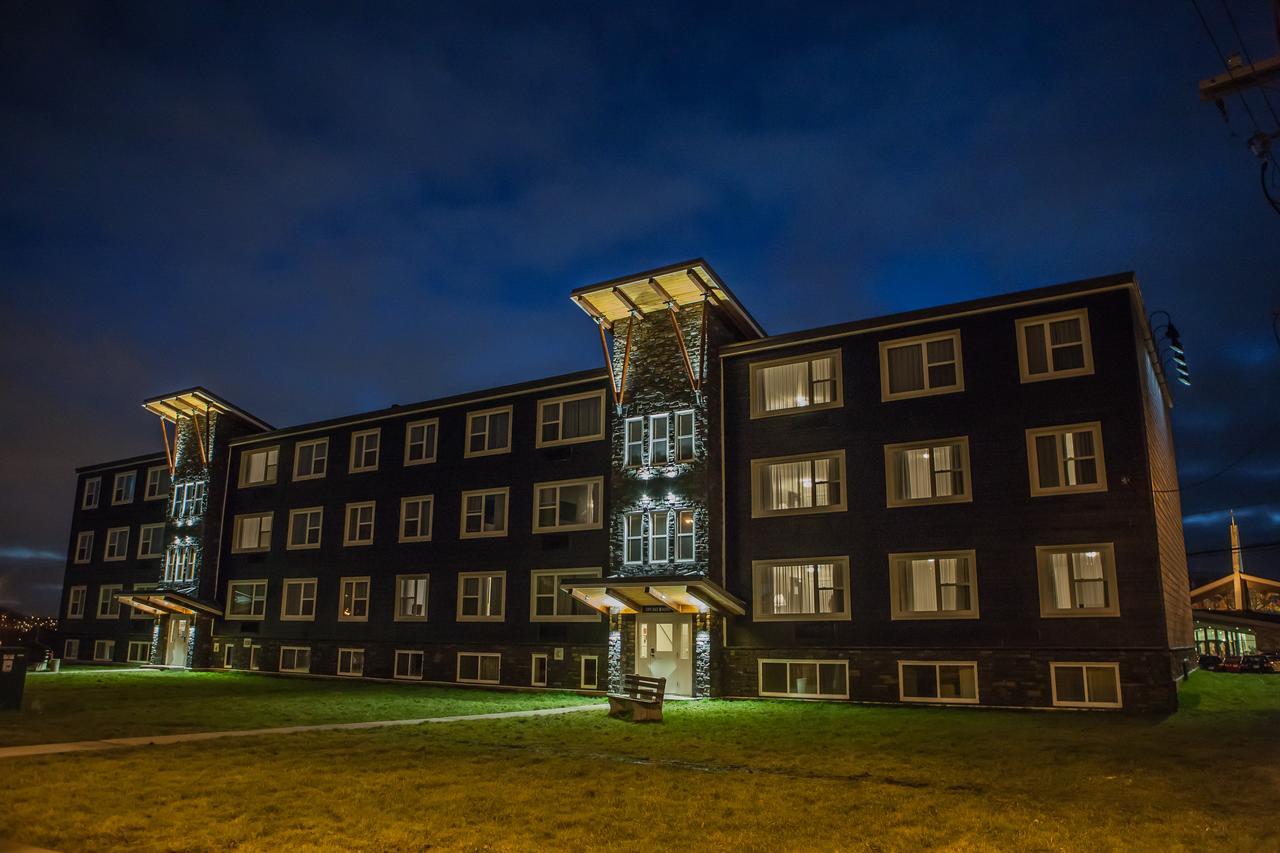 Homeport Apartment Hotel Сент Джонс Екстериор снимка