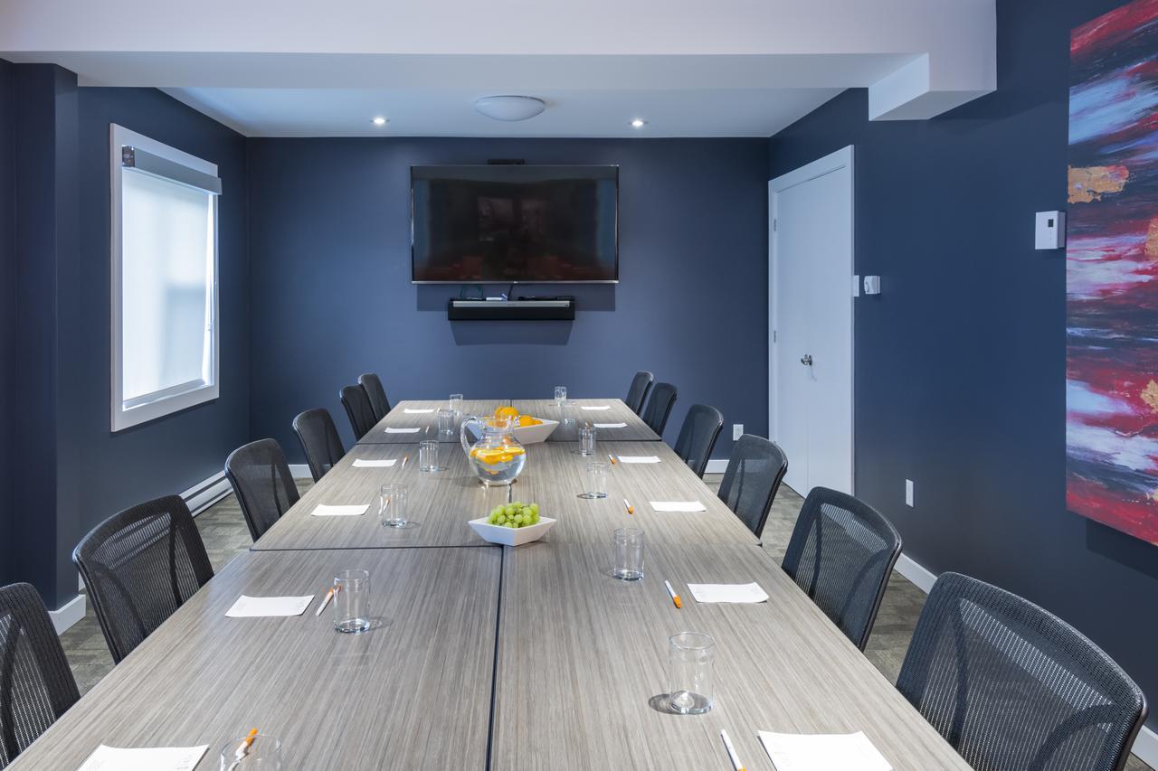 Homeport Apartment Hotel Сент Джонс Екстериор снимка