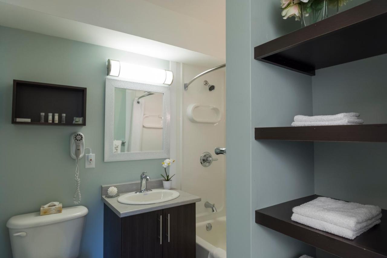 Homeport Apartment Hotel Сент Джонс Екстериор снимка